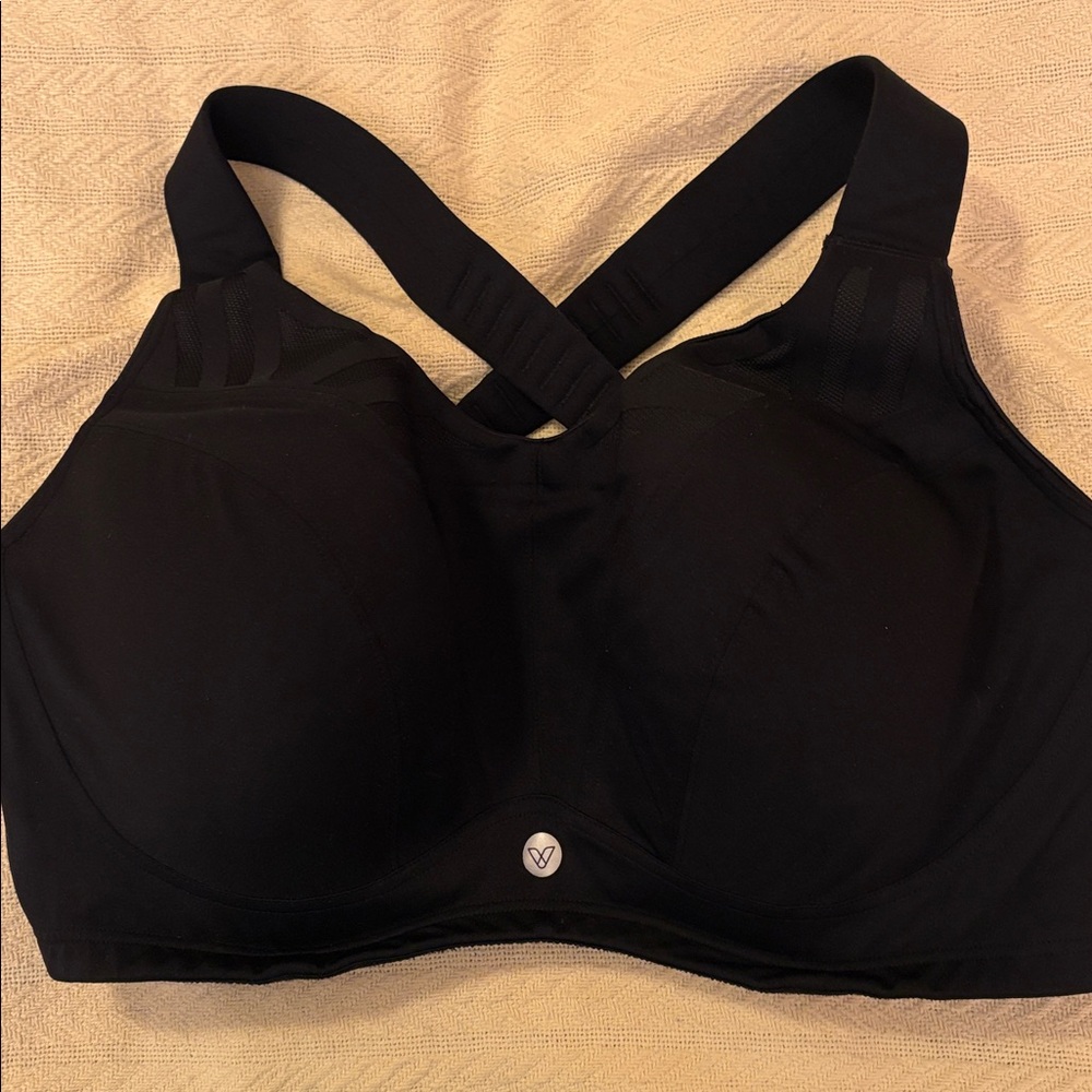 NWOT 40DDD Livi Black Padded Underwire Sports Bra versatile straps full support